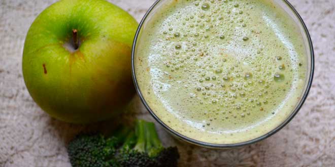 Sumo de brócol maça