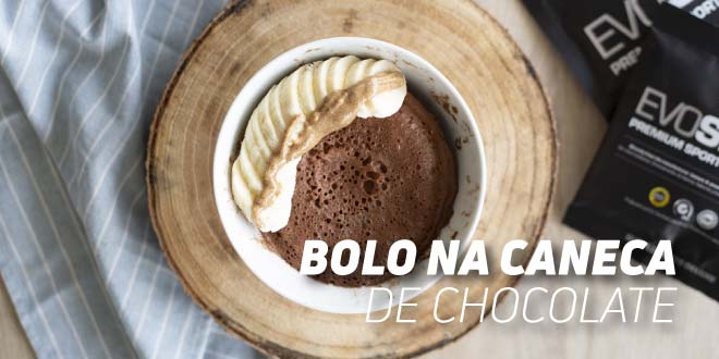 Bolo na Caneca de Chocolate