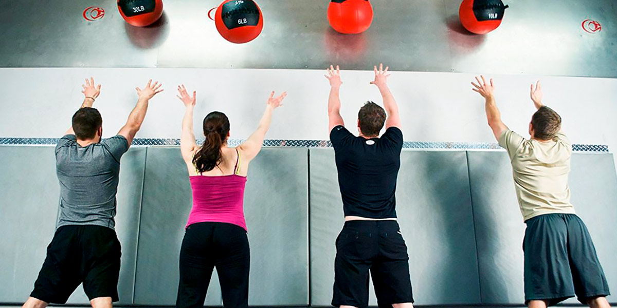 Wall Ball Shot, ou Lançamento da Bola Medicinal no CrossFit【HSN Blog】