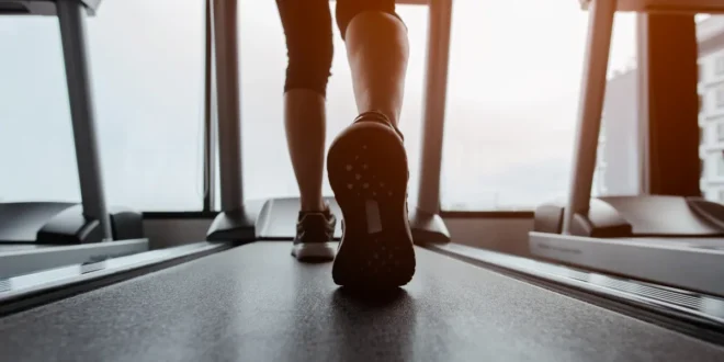 Diferenças entre correr na passadeira e na rua. Qual é melhor e porquê Diferenças entre correr na passadeira e na rua. Qual é melhor e porquê
