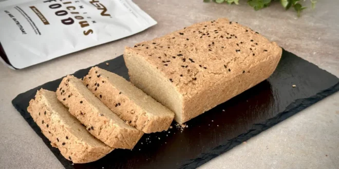 Pão de farinha de amêndoa sem glúten e baixo em hidratos de carbono Pão de farinha de amêndoa sem glúten e baixo em hidratos de carbono