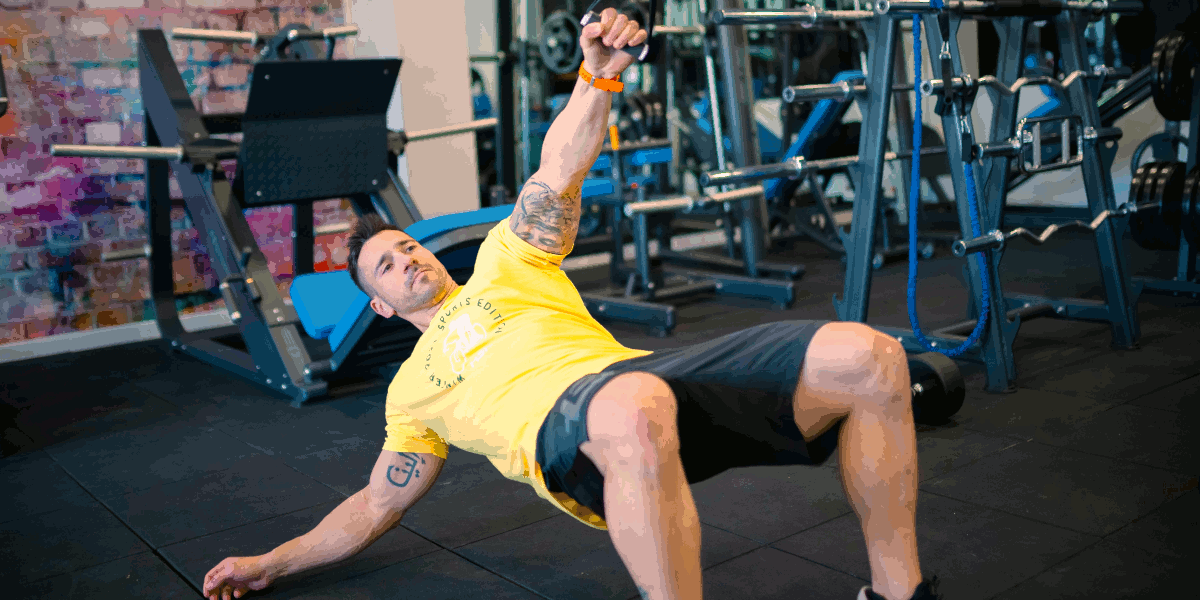 Exercício de limbo em treinamento de suspensão Exercício de limbo em treinamento de suspensão