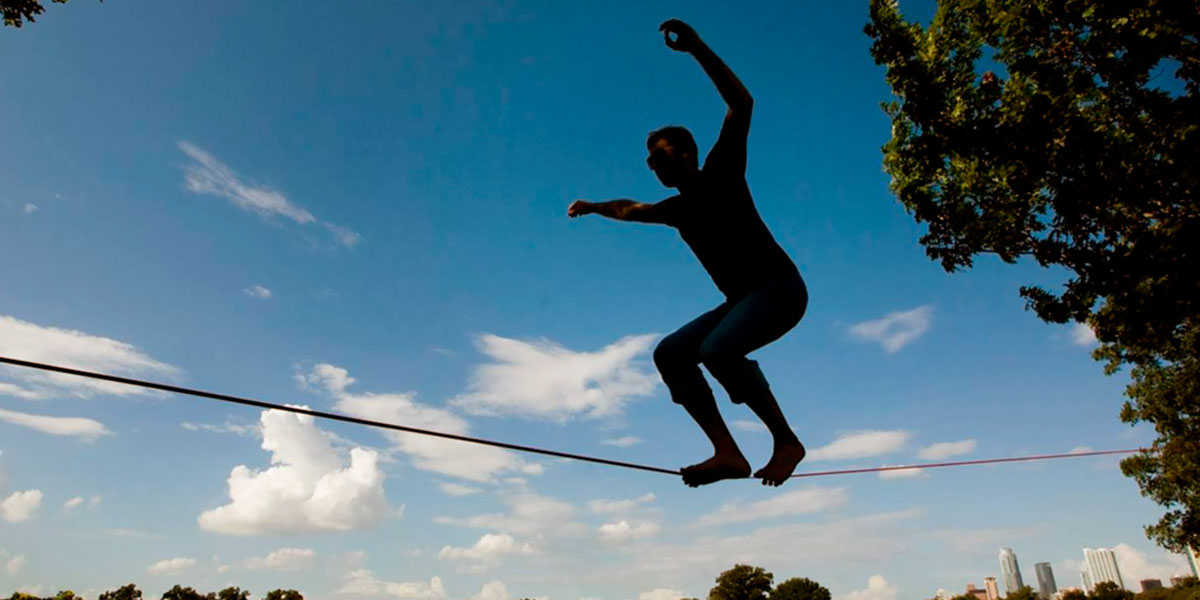 Slackline: Treina a tua Mente e o Equilíbrio na Corda Solta