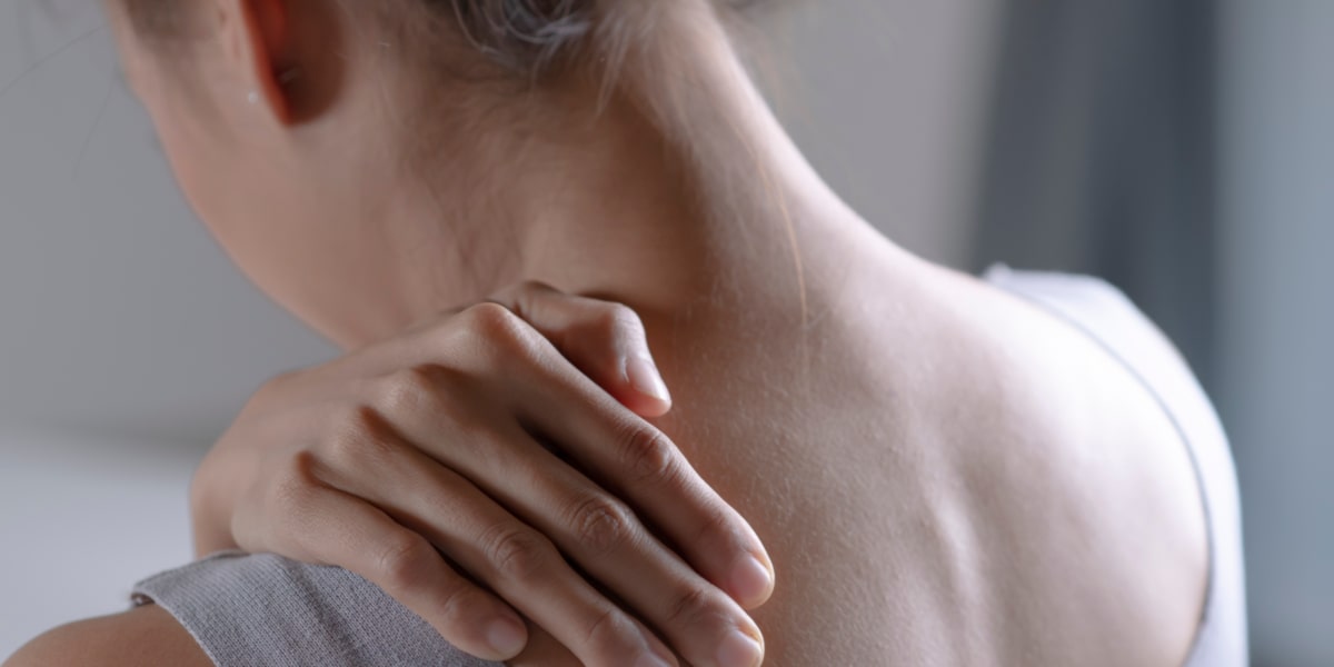 Quais são os sintomas de lesão no manguito rotador?