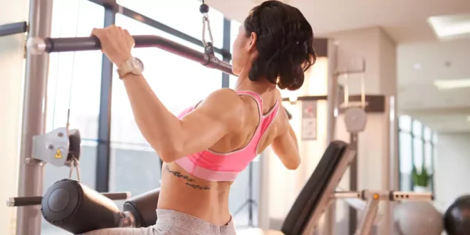 Como fazer o pulldown na polia alta?