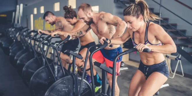 Rotina de Exercícios de Treino de Alta Intensidade Rotina de Exercícios de Treino de Alta Intensidade