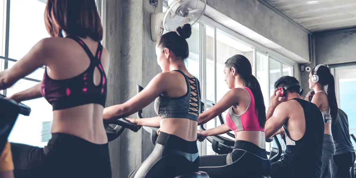 Salas de aula de fitness com IA