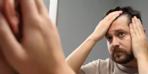 Como tratar a alopecia e evitar a queda de cabelo