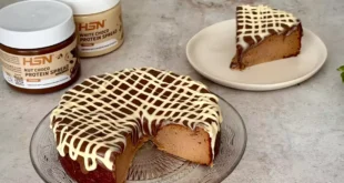 Cheesecake Proteico de Chocolate e Avelãs