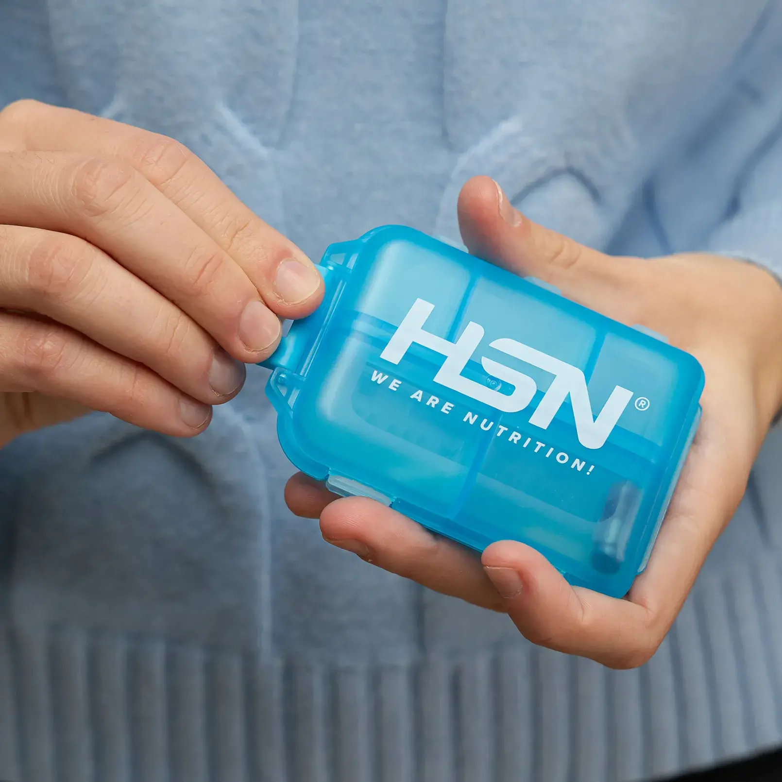 CAIXA COMPRIMIDOS SEMANAL HSN AZUL CELESTE